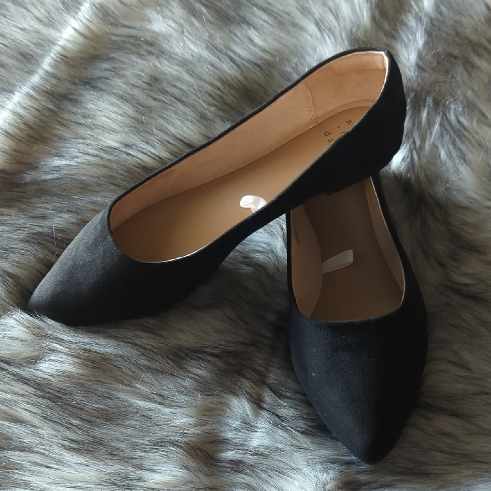 Elegant Black Suede Women's Flats Size 9